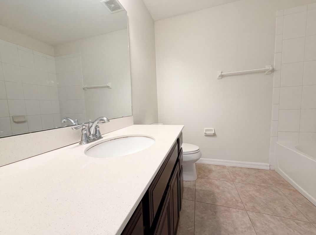 Photo 21 of 26 of 10844 Verawood Dr, Riverview, FL