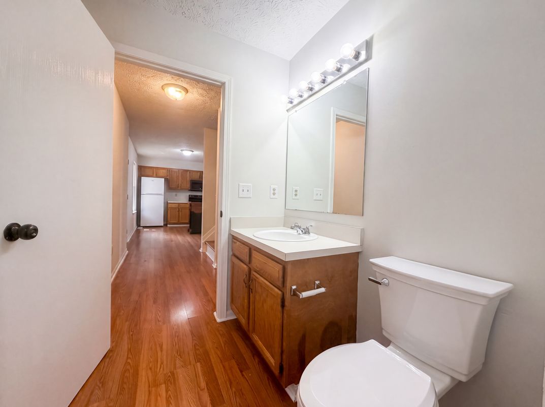 Photo 11 of 32 of 1618 Saddlebrook Dr, Heath, OH