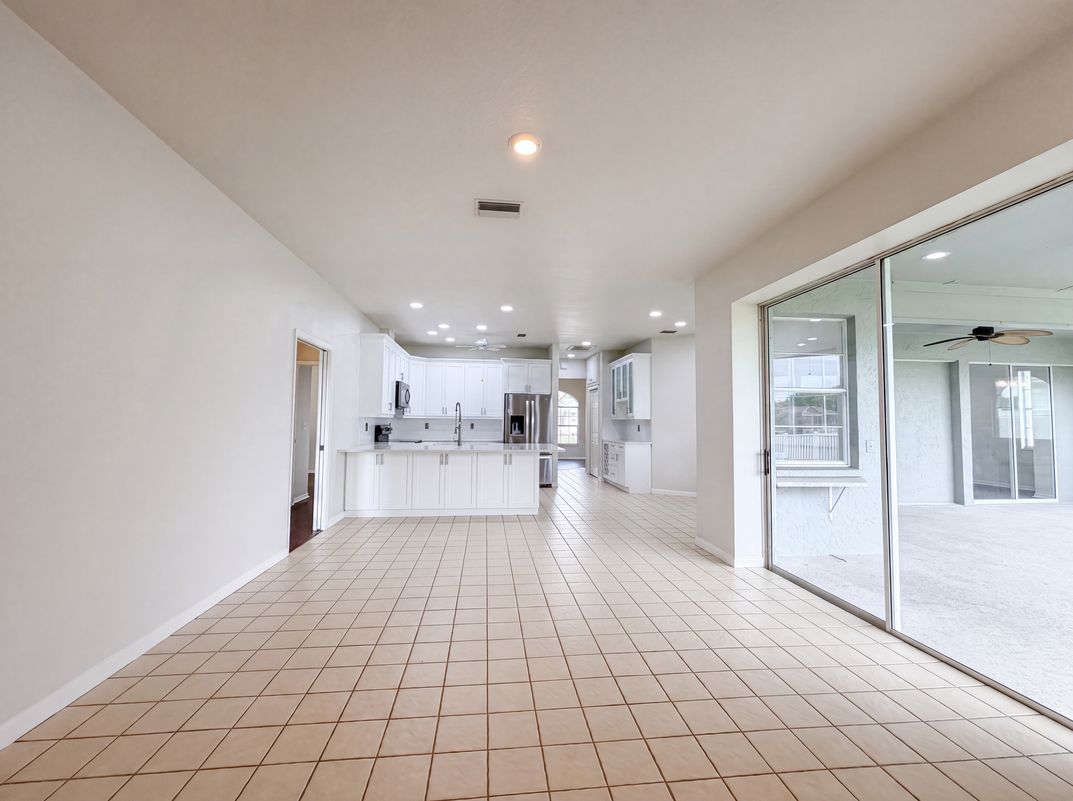 Photo 7 of 28 of 12919 Prestwick Dr, Riverview, FL