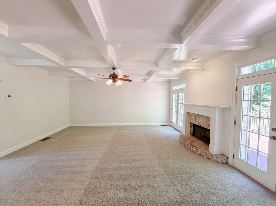 Photo 8 of 23 of 861 Windsor Creek Dr, Grayson, GA