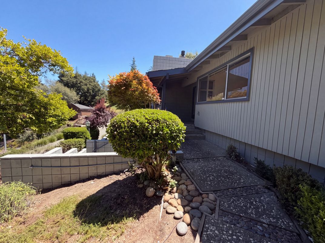 Photo 27 of 36 of 612 Tahos Rd, Orinda, CA