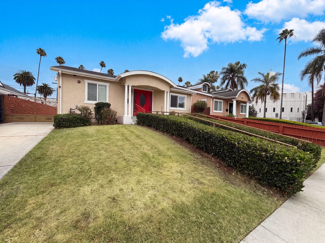 Photo 20 of 22 of 1138 S St Andrews Pl, Los Angeles, CA