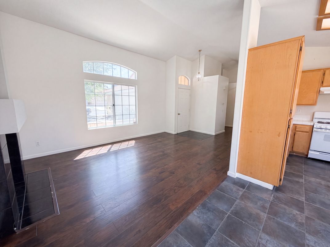 Photo 14 of 19 of 13154 Oberlin Ave, Victorville, CA