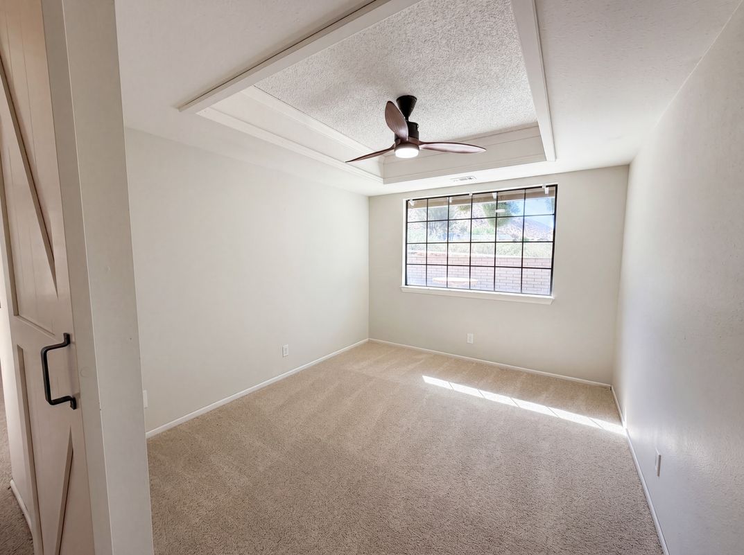 Photo 11 of 29 of 15852 Mandan Rd, Apple Valley, CA