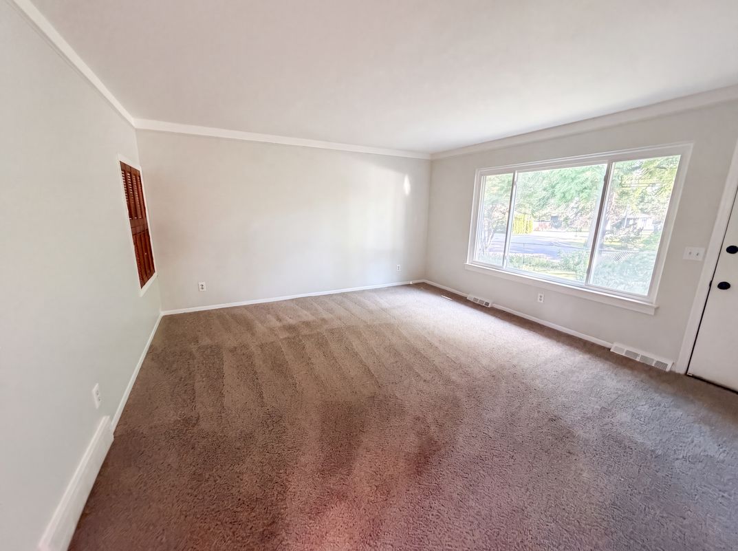 Photo 13 of 22 of 30406 Everett St, Southfield, MI