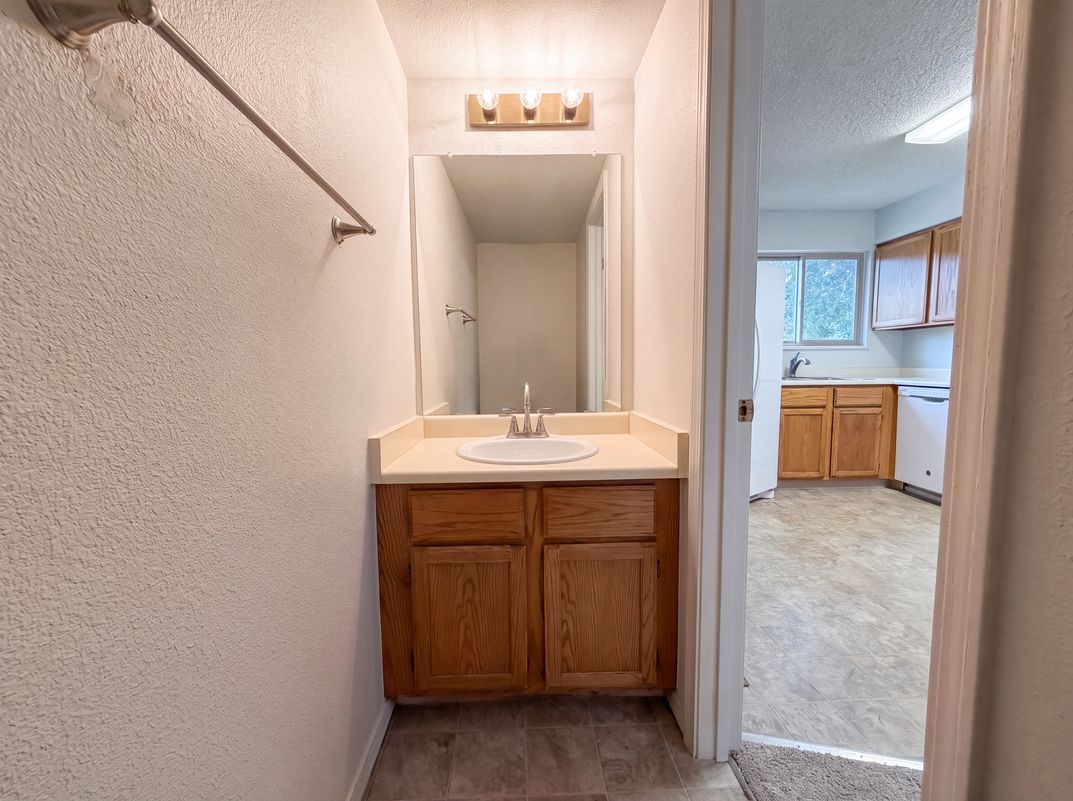 Photo 7 of 21 of 8733 W Cornell Ave, Lakewood, CO