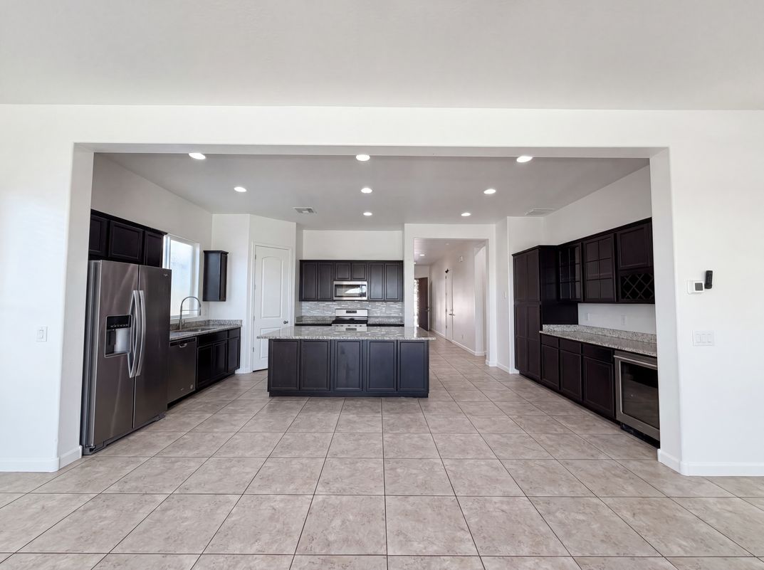 Photo 7 of 17 of 2528 N Comiskey Dr, Florence, AZ