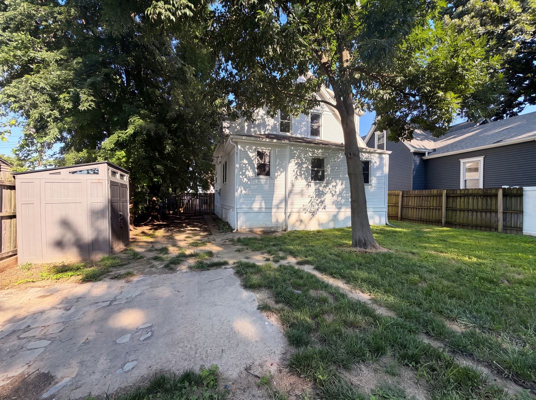 Photo 5 of 22 of 415 N 4th St, Saint Charles, MO