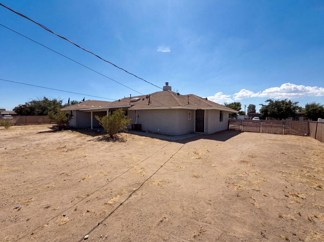 Photo 21 of 25 of 13191 El Rio Rd, Victorville, CA