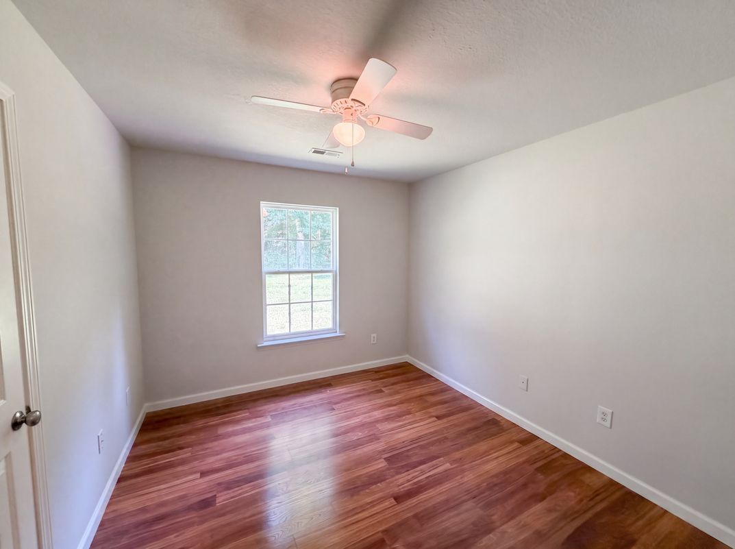 Photo 10 of 18 of 102 Hayworth Ave, Clinton, SC