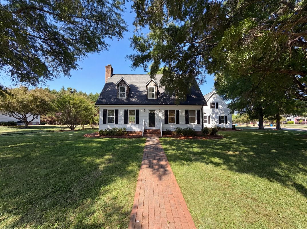 Property photo 1 of 103 Hampshire Ct
