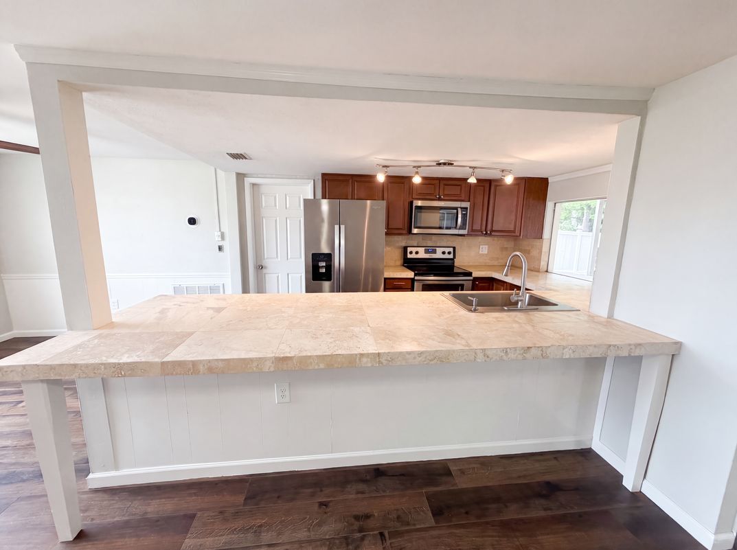 Property photo 2 of 3400 Bainbridge Dr