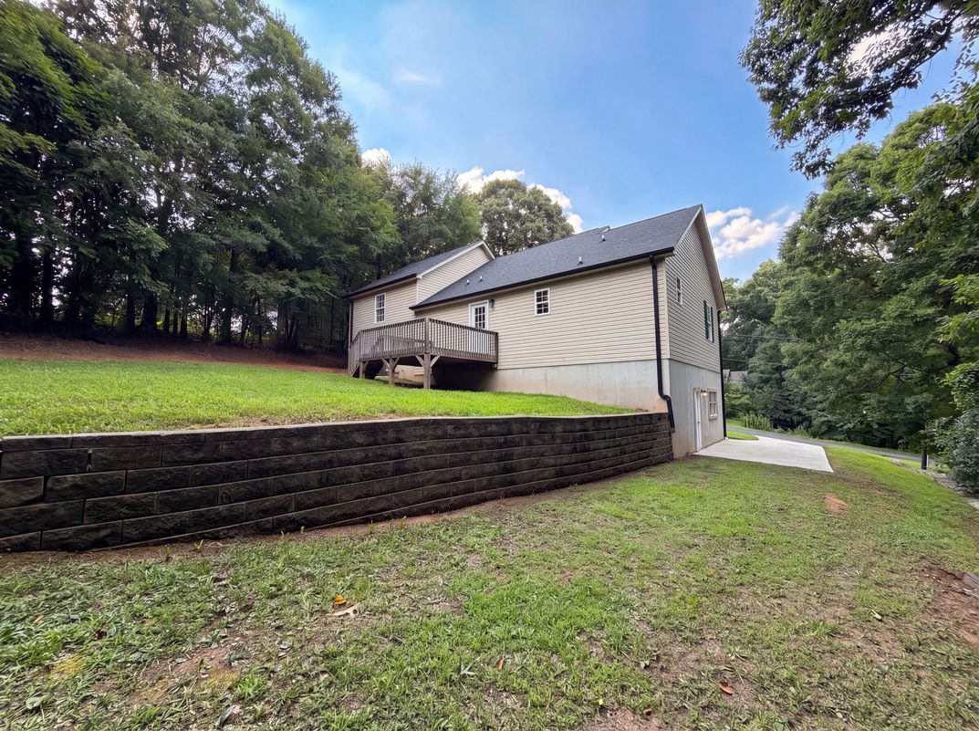Photo 22 of 25 of 930 Marshall Dr, Concord, NC