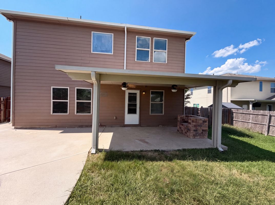 Photo 5 of 24 of 3513 Nuhn Way, New Braunfels, TX