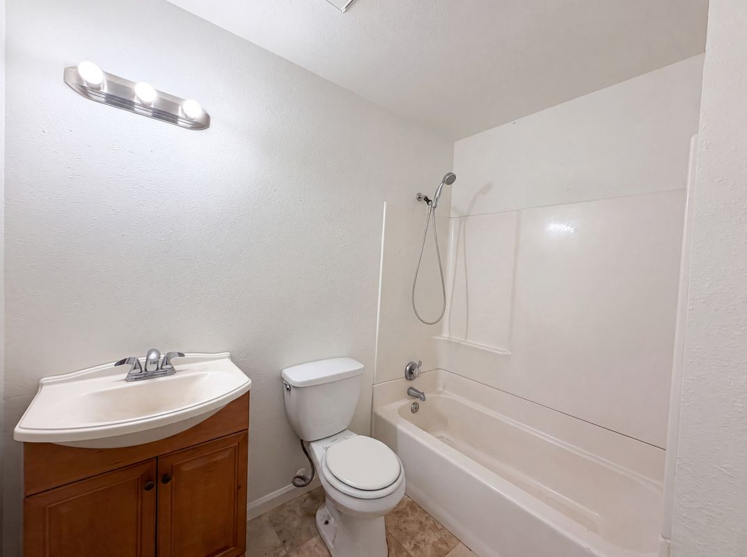 Photo 18 of 27 of 6620 Twining Way, Citrus Heights, CA