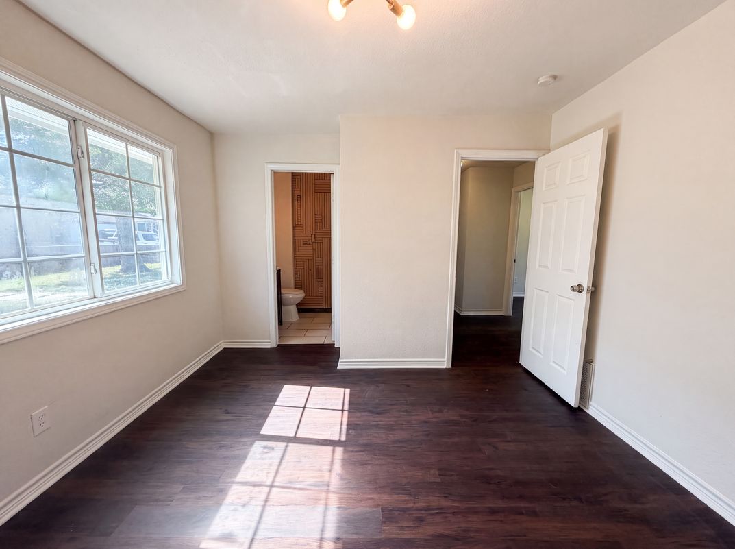 Photo 4 of 18 of 10504 Ruidosa St, Austin, TX