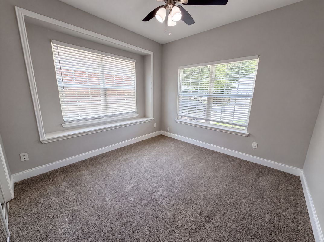Photo 4 of 19 of 101 Griffin St, Waxahachie, TX