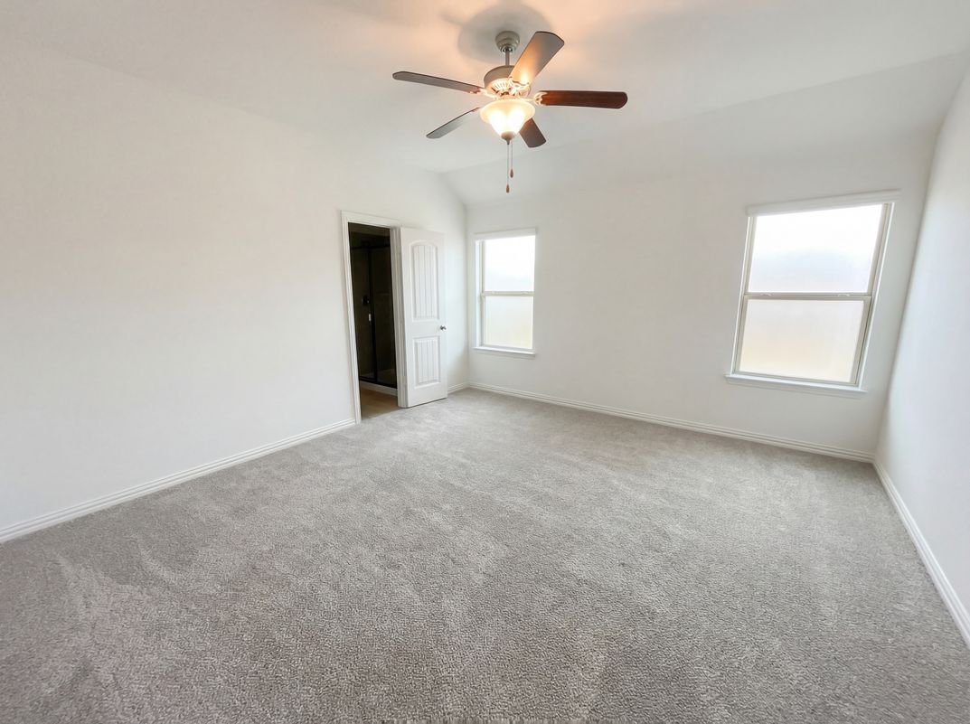 Photo 4 of 16 of 8400 High Garden St, Fort Worth, TX