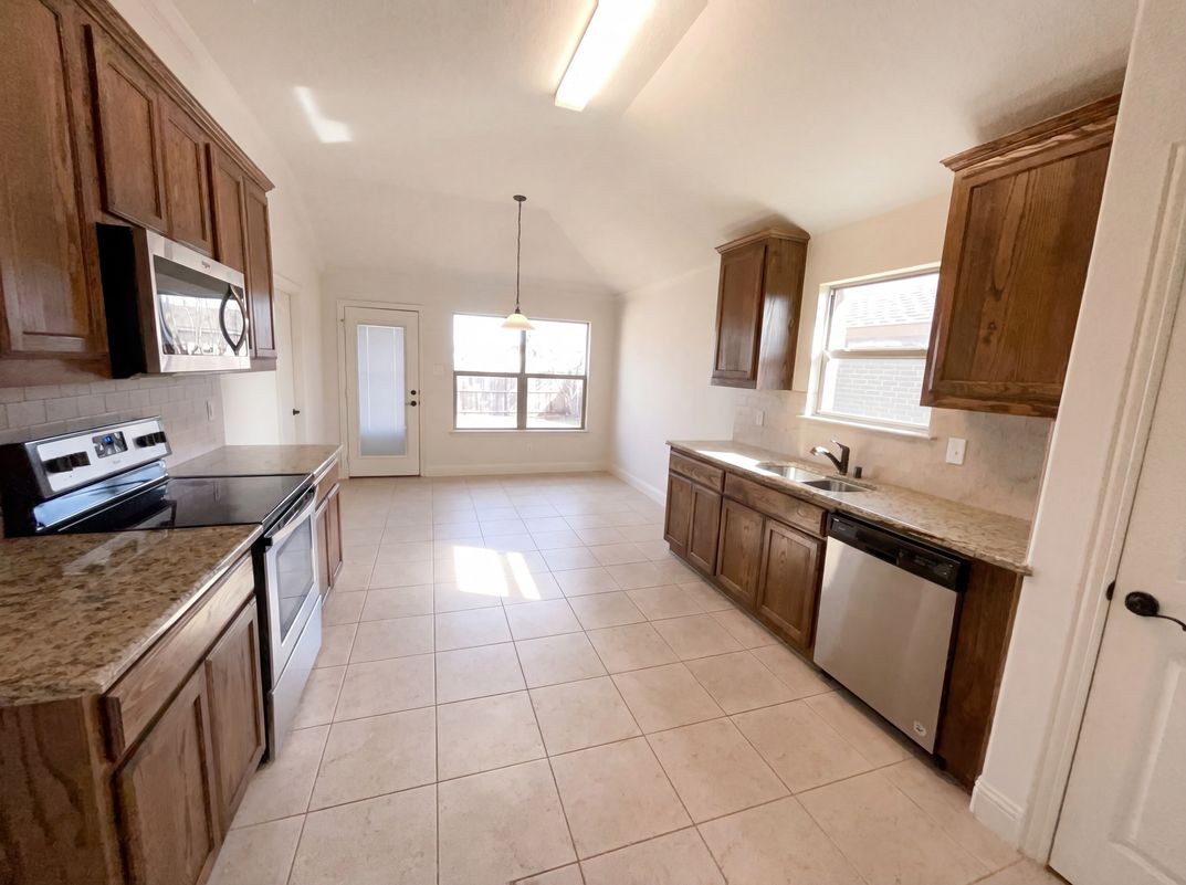 Property photo 2 of 4522 Mariner Dr