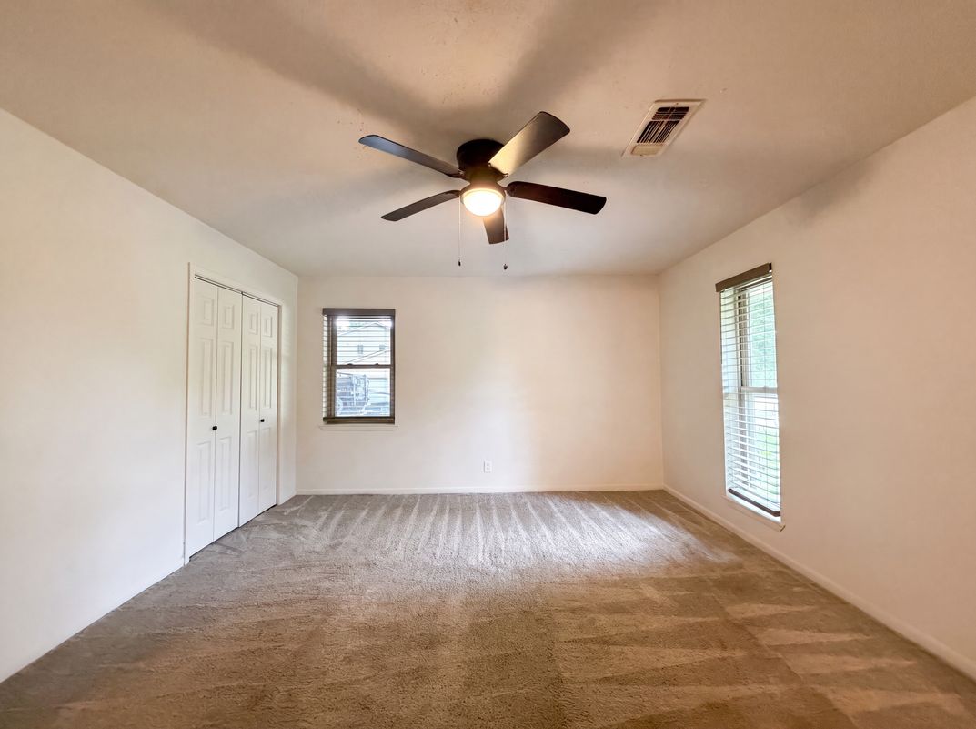 Photo 4 of 15 of 5204 Camino Dos Lagos Dr, Sherman, TX