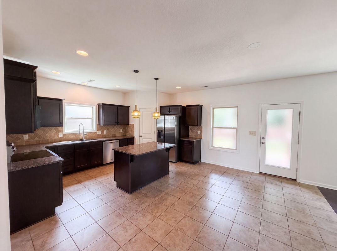 Photo 8 of 44 of 791 W Glenview Dr, Lenoir City, TN