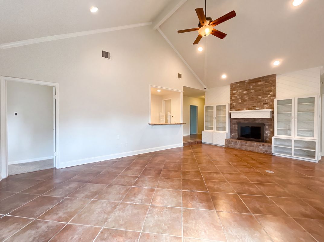 Photo 5 of 17 of 12910 Ashford Chase Dr, Houston, TX