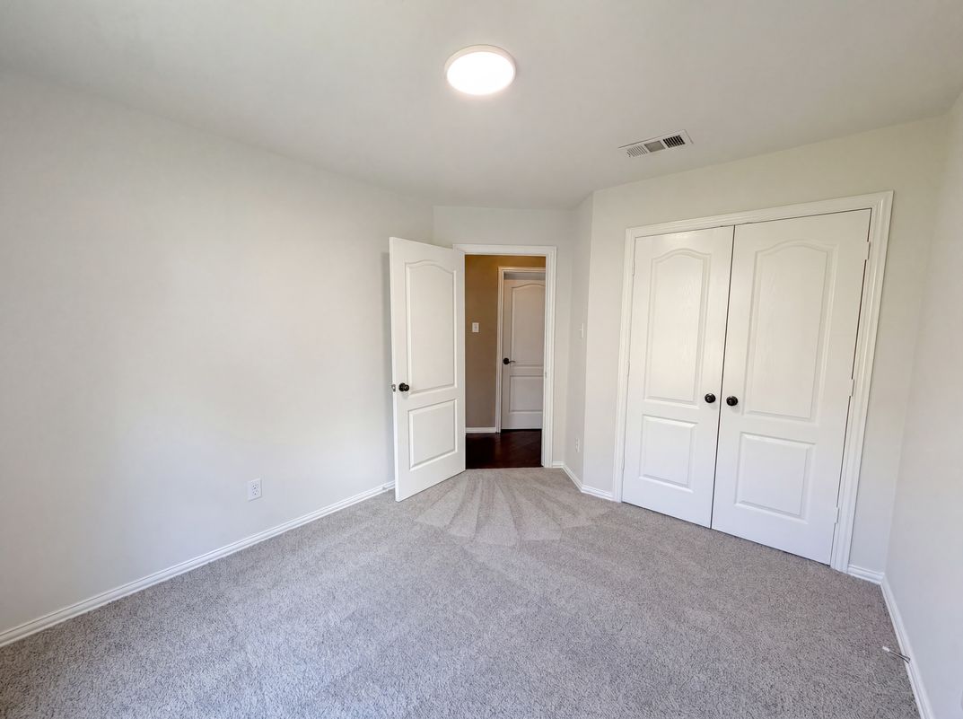 Photo 10 of 19 of 525 Hidden Oak Ln, Rockwall, TX