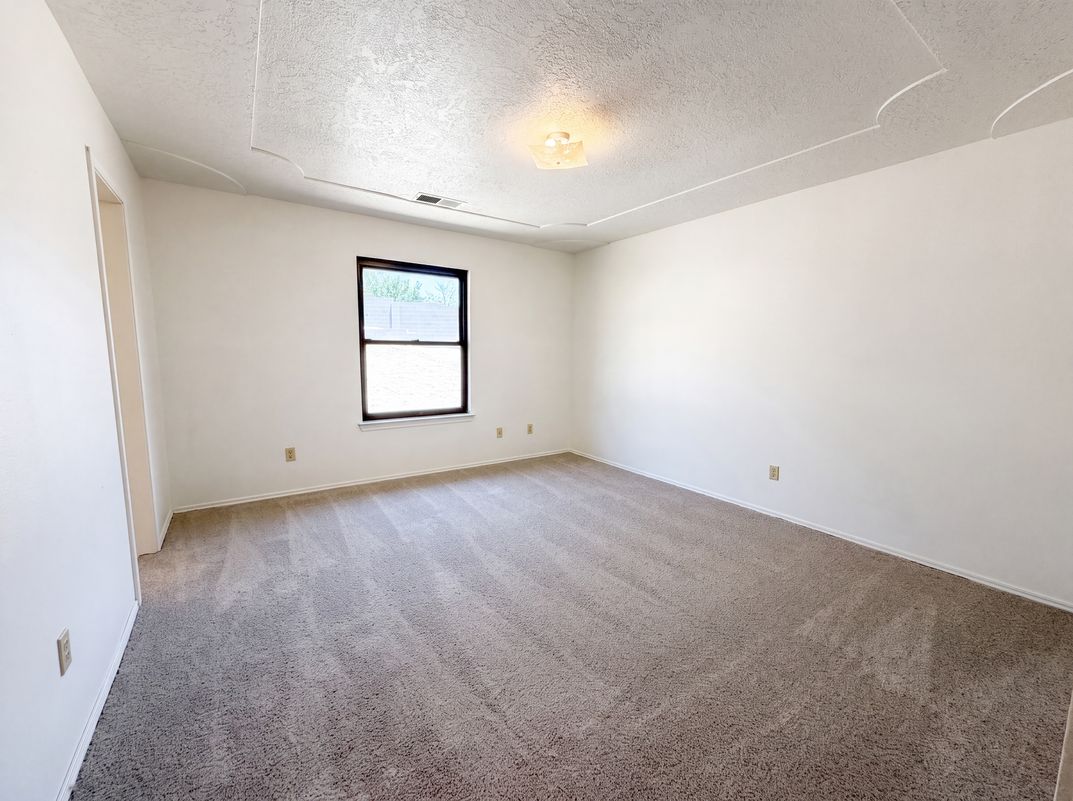 Photo 8 of 20 of 4417 Spanish Broom Ct NW, Albuquerque, NM