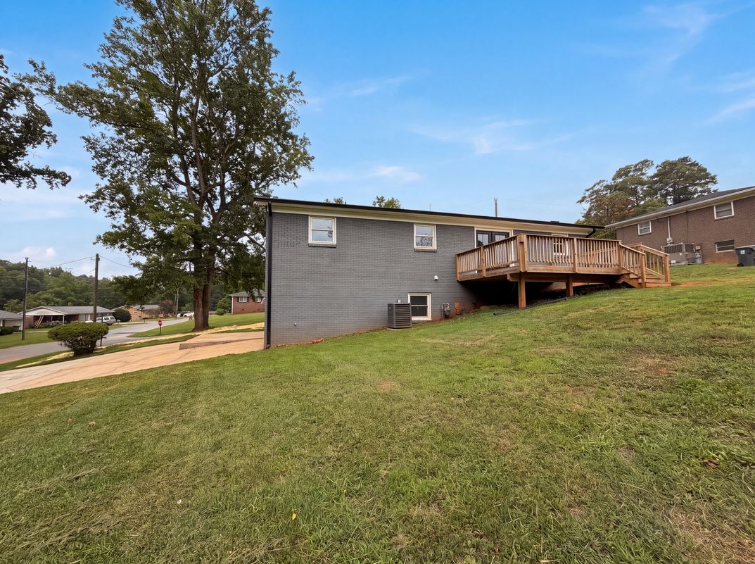 Photo 19 of 21 of 2510 Middleton Dr, Gastonia, NC