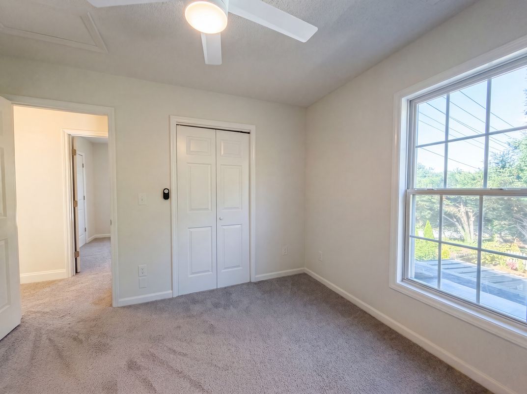 Photo 12 of 26 of 105 Jefferson Forest Ct, Winston Salem, NC