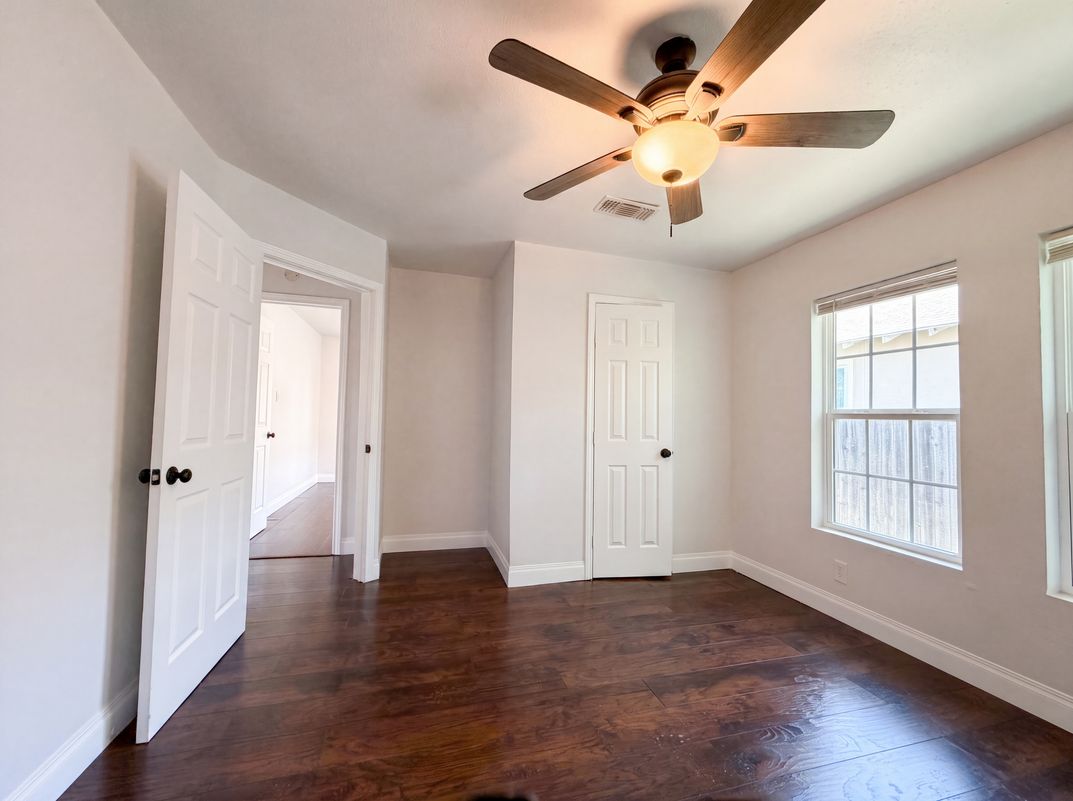 Photo 13 of 17 of 2832 Avenue I, Fort Worth, TX