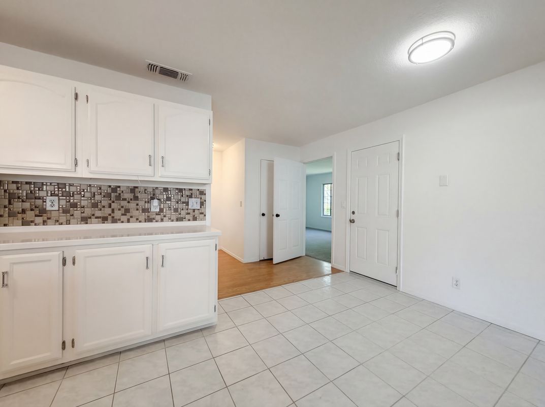 Photo 16 of 33 of 4814 Monet Way, Sacramento, CA