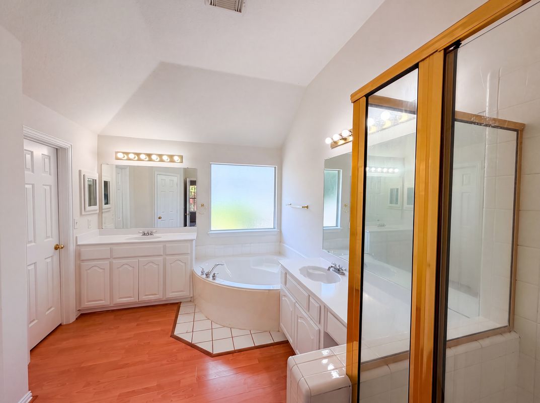 Photo 17 of 22 of 3106 Westshore Dr, Rowlett, TX