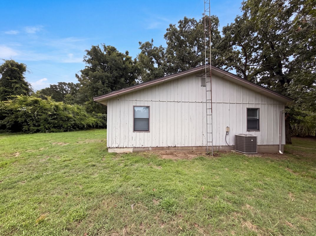 Photo 5 of 19 of 430225 E 1155 Rd, Porum, OK