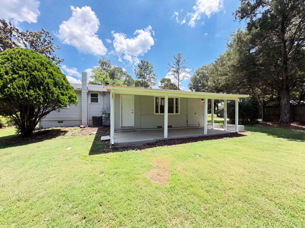 Photo 5 of 18 of 9801 Hannon Rd, Mint Hill, NC