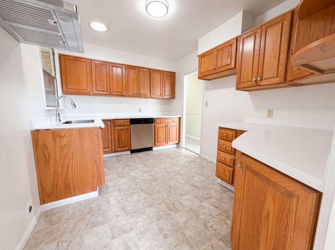 Property photo 2 of 625 Woodlawn Ave