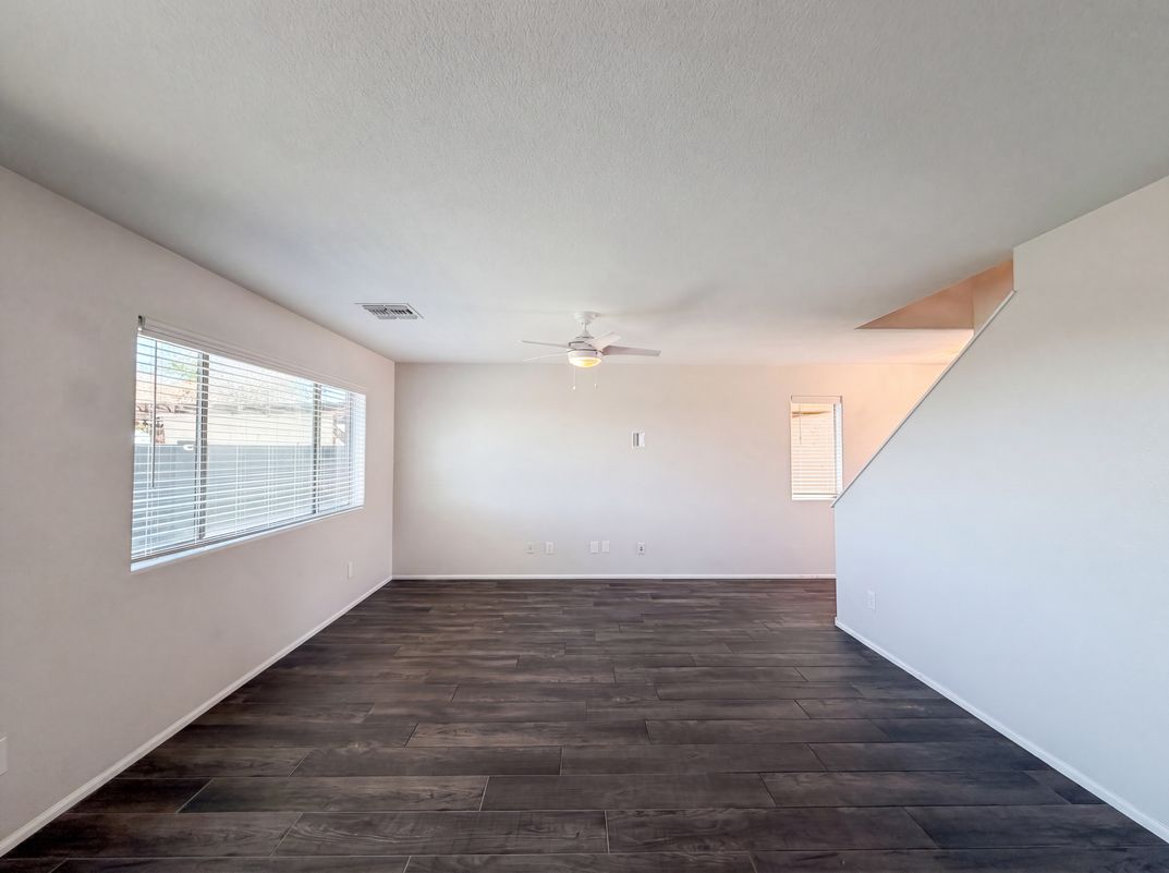 Property photo 3 of 41812 W Hillman Dr