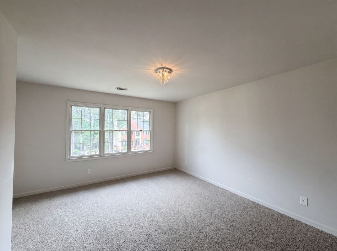 Photo 12 of 26 of 1900 Milfield Cir, Snellville, GA
