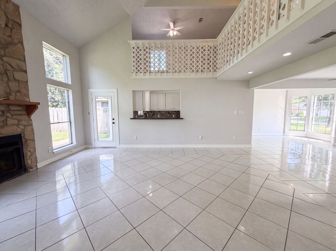 Photo 6 of 21 of 3542 Nutwood Ln, Spring, TX