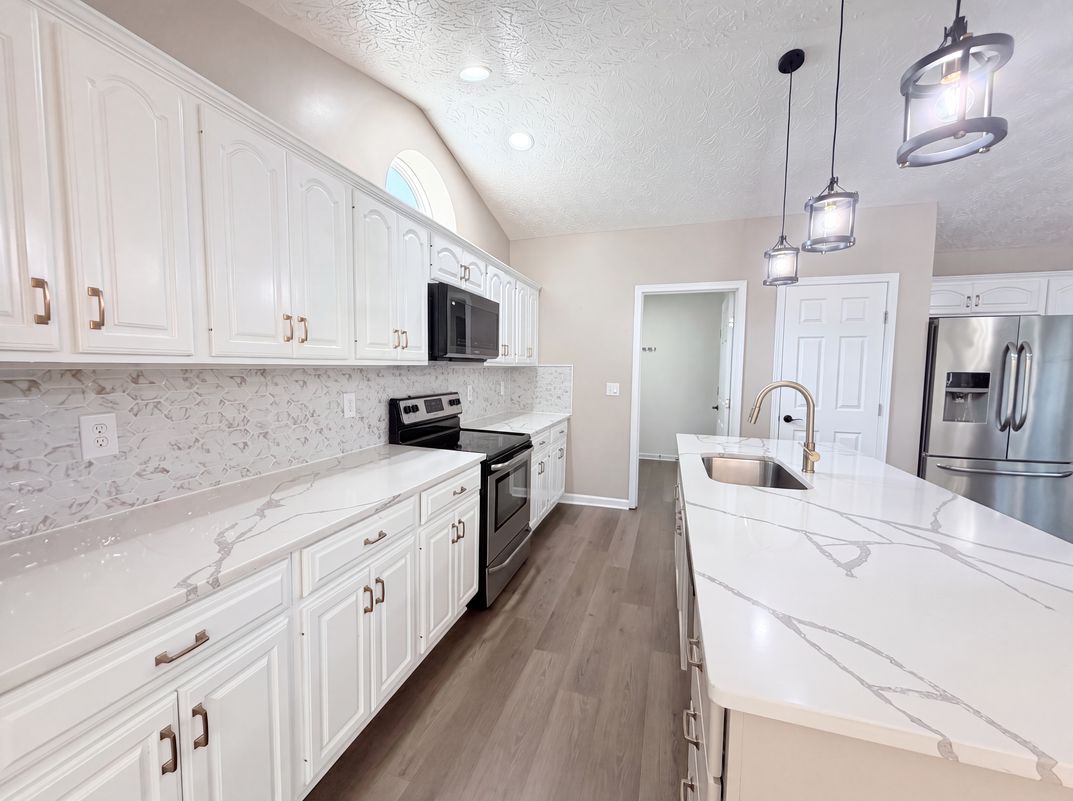 Photo 8 of 43 of 9212 Cedar Gate Dr, Loveland, OH