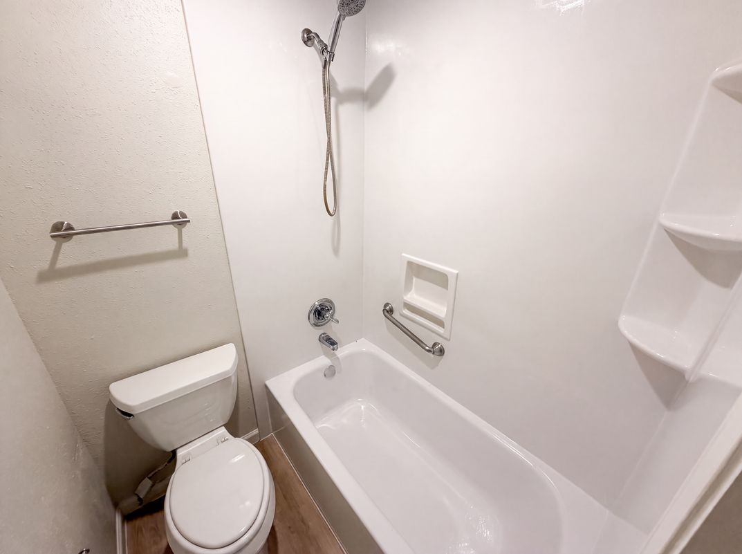 Photo 11 of 20 of 318 Floravista Dr, Webster, TX