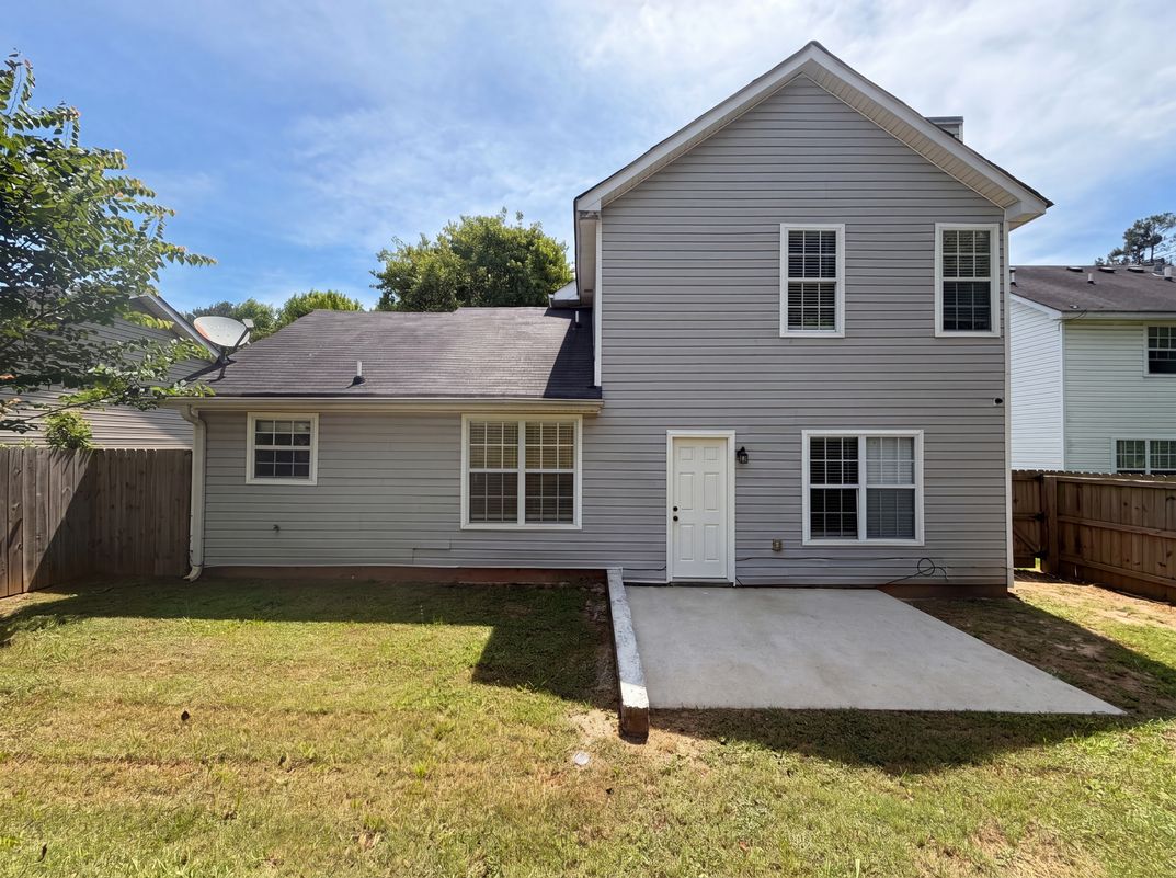 Photo 21 of 26 of 3045 Stonebridge Creek Dr, Lithonia, GA