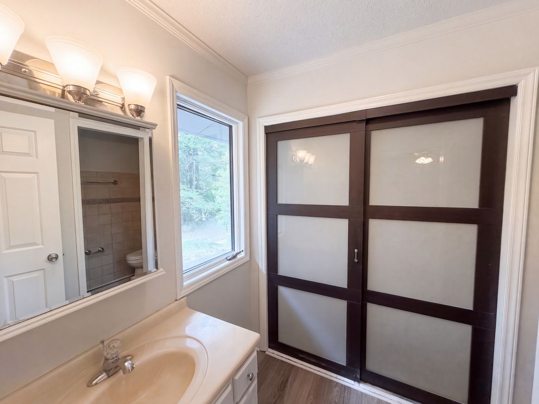 Photo 10 of 16 of 4305 Kaplan Dr, Raleigh, NC