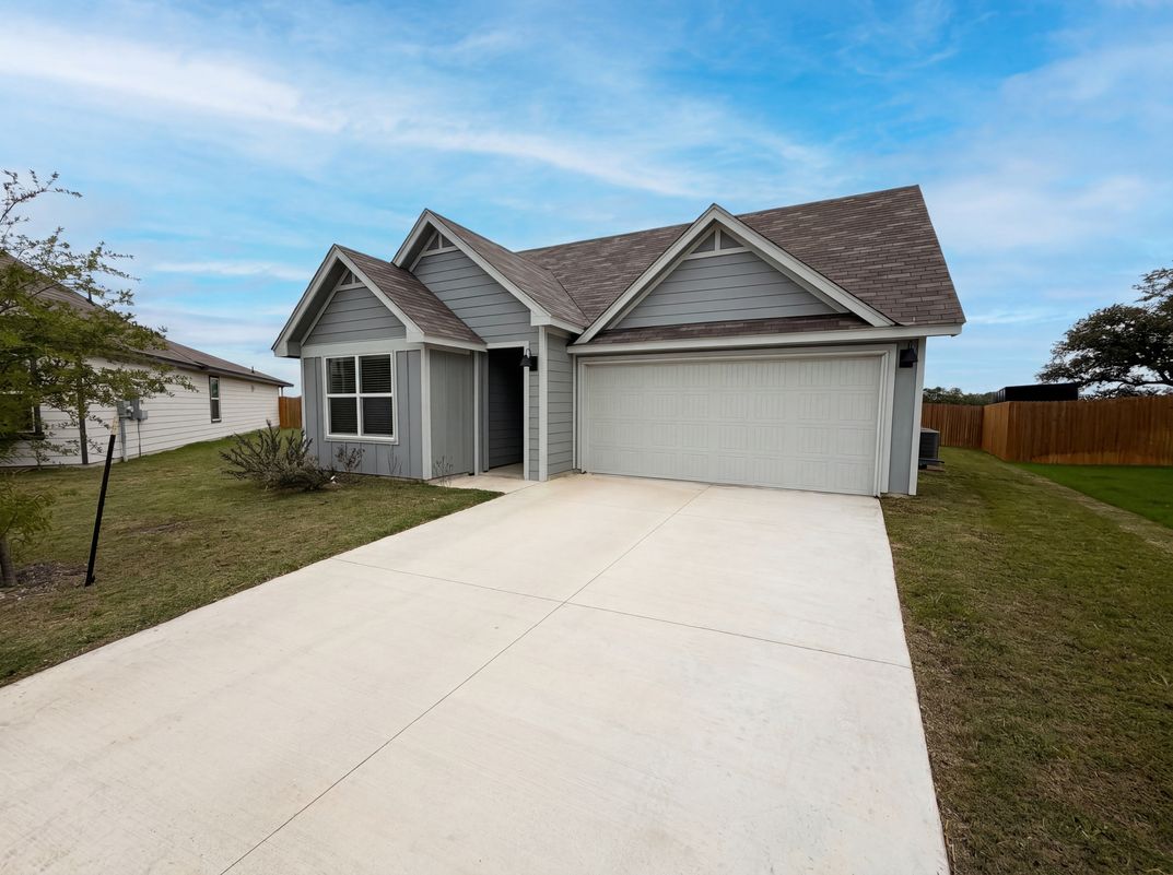 Property photo 1 of 10008 Altara Cv