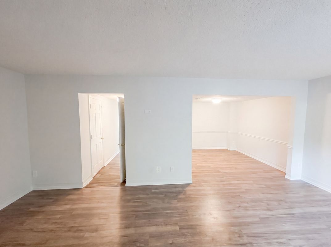 Photo 7 of 21 of 3229 Regents Park Ln, Greensboro, NC