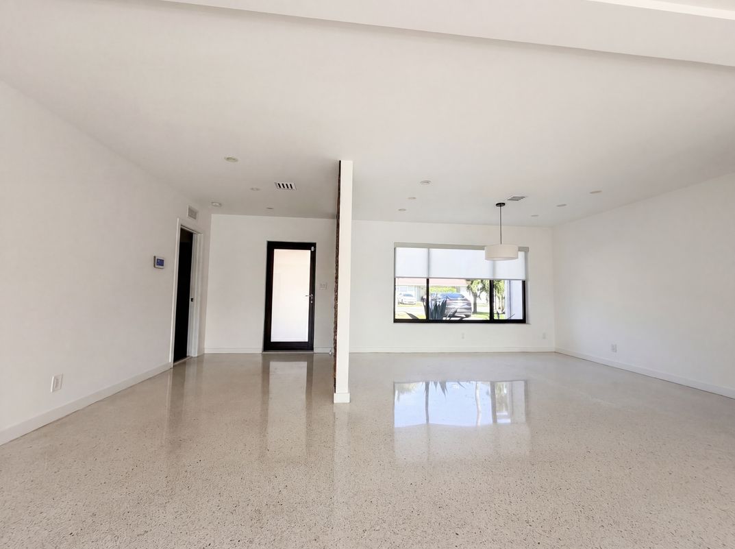 Photo 8 of 17 of 1717 NE 20th Ave, Fort Lauderdale, FL
