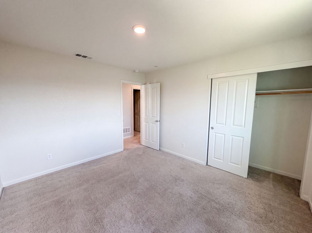 Photo 16 of 27 of 8224 Kossum Way, Elk Grove, CA
