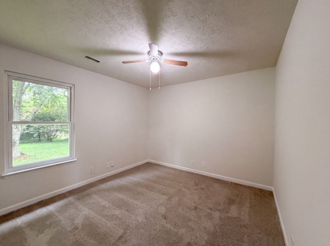 Photo 10 of 21 of 7502 Lone Eagle Dr, Murfreesboro, TN