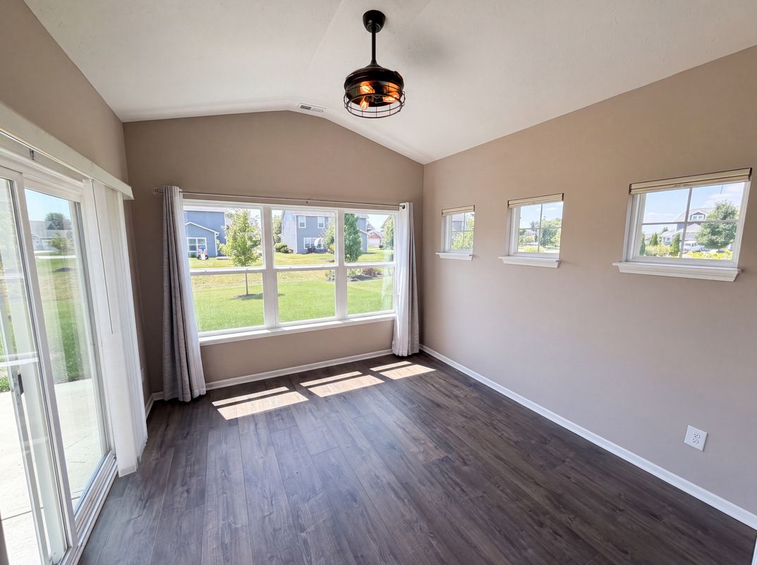 Photo 8 of 23 of 12325 Wright Ct, Noblesville, IN
