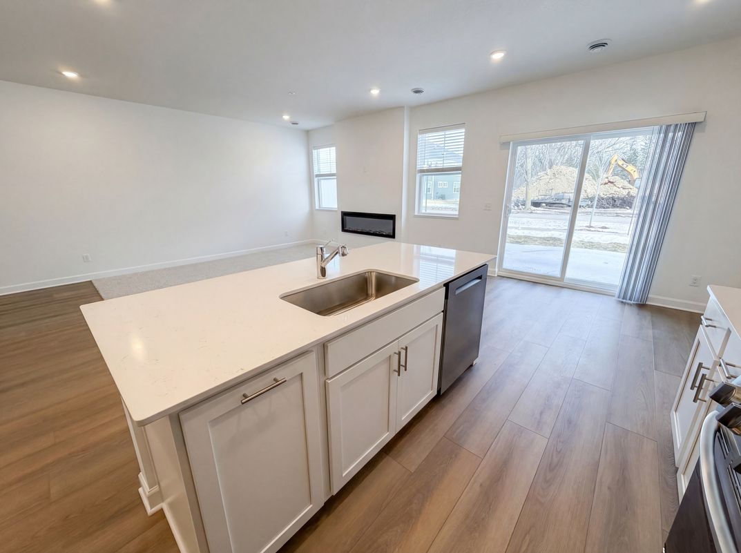 Photo 9 of 22 of 3022 Basswood St, Little Canada, MN
